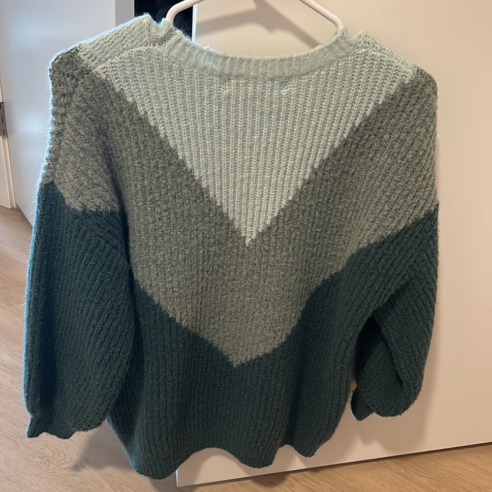 Sweater - Picture 2 of 4